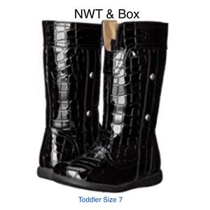 NWT Boots Size 7